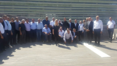 وفد من قرية دهمش يشارك في زيارة الى مركز بيرس بيافا لتقديم العزاء 